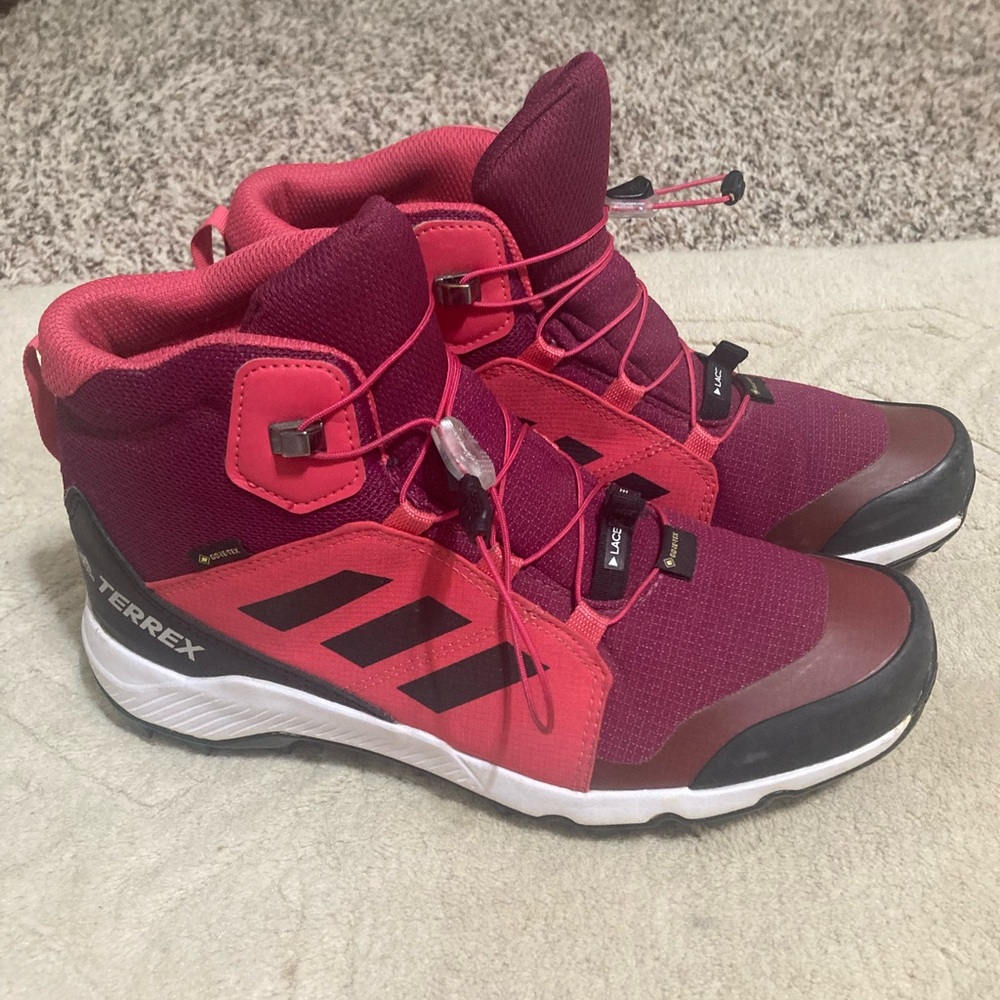 NEW Women’s Adidas Terrex Hiking Boots Shoes